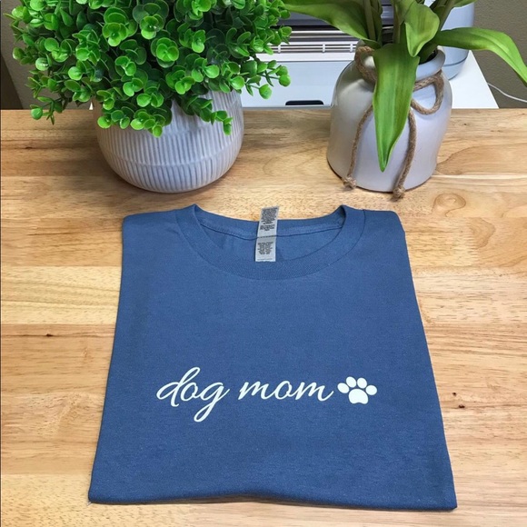 Dog Mom Unisex Adult 100% Cotton Crewneck T-Shirts - Various. - Picture 5 of 15